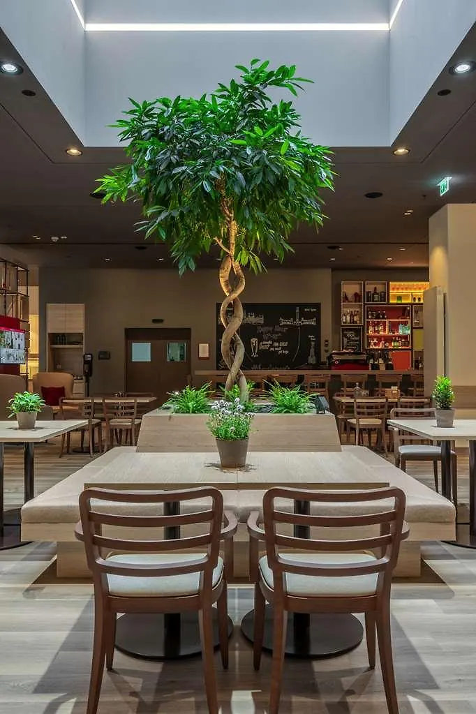 IntercityHotel Budapest 4*,  Ungarn